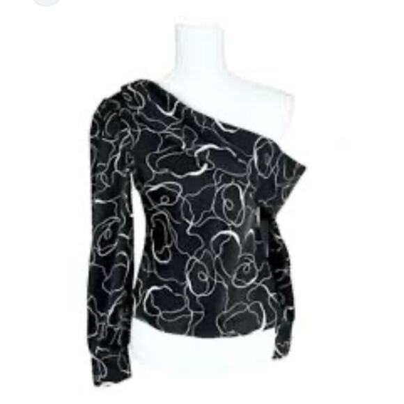 ASTR Off shoulder Black White Patterned Blouse Size Large - Picture 1 of 5